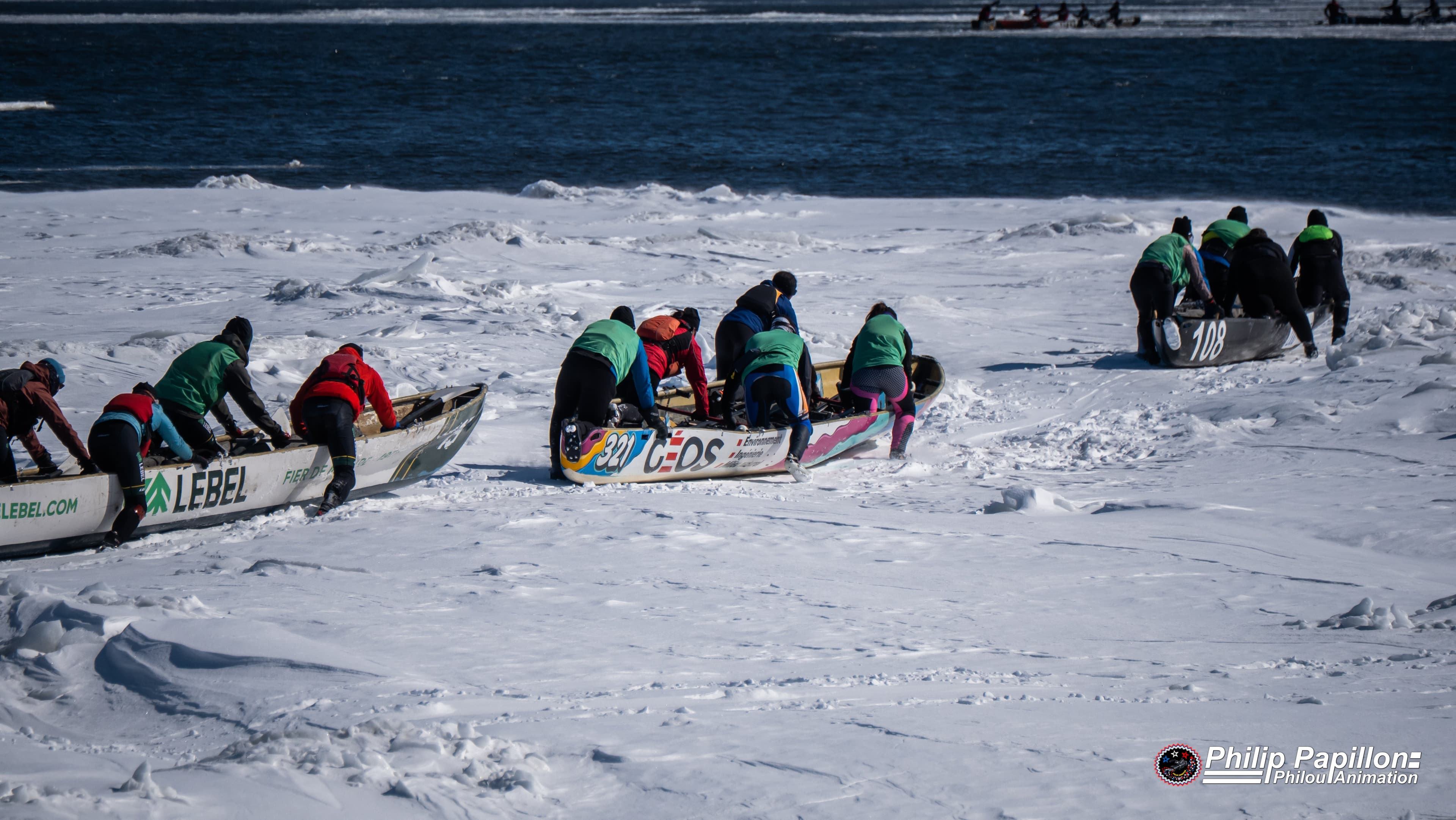 Course de canot à glace